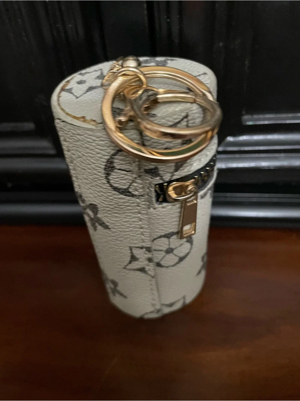 Cream Printed Leatherette Mini Case with Keychain bag charm - Picture 3 of 5